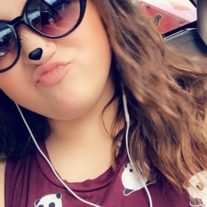 Meet your Posher, Falisha